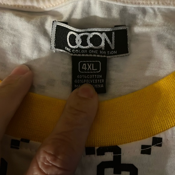 🔥Never worn One Color One Nation T-shirt. Size/4xl white background-multicolor. - Picture 4 of 6